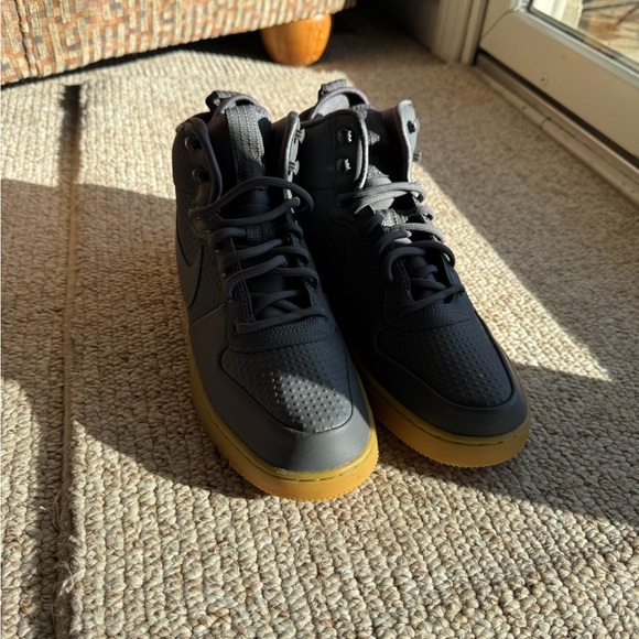 Nike High-Top Sneakers in Gray and Black - Picture 2 of 2